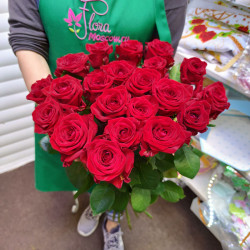 Букет из 21 красной розы 70 см - увеличить