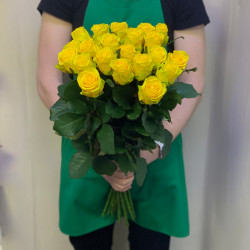 Букет из 21 желтой розы 60 см - увеличить