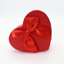 Подарочная коробка в форме сердца красная 16x14 - увеличить