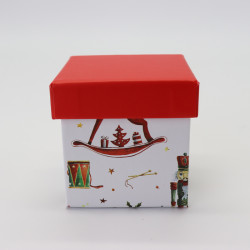 Подарочная коробка в форме квадрата бело-красная 7x7 - увеличить