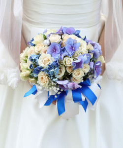 Букет для невесты из голубых цветов - увеличить