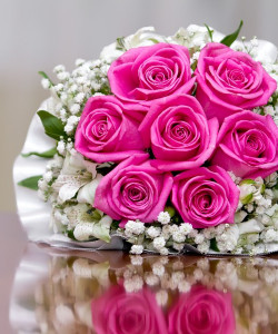 Букет невесты и роз розового цвета - увеличить