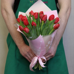 Букет из 15 красных тюльпанов - увеличить