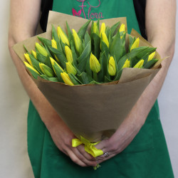 Букет из 25 желтых тюльпанов - увеличить