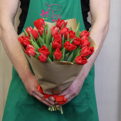 Букет из 25 красных тюльпанов - увеличить
