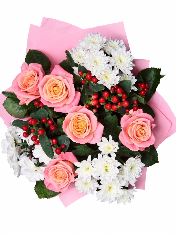 Букет из розовых роз и хризантем
