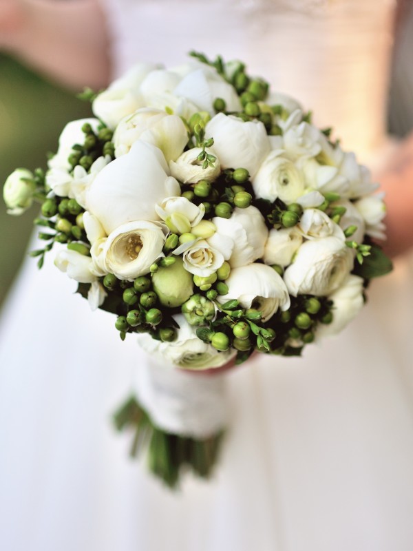 Букет для невесты из белых цветов