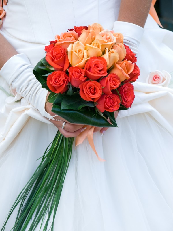 Букет невесты из оранжевых роз